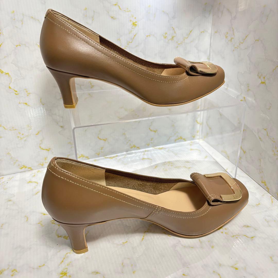 ダイアナ✨新品未使用 バックル付レザーパンプス ブラウン 22.5cm