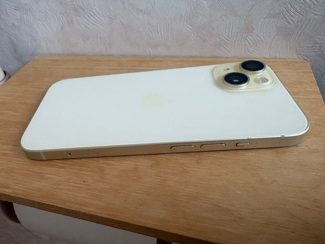 【無音カメラ】Apple iPhone 15 128GB【カナダ版】イエロー