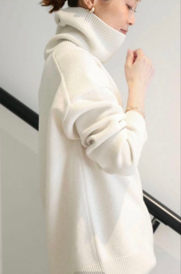 ドィーズィエムクラス　latest ミドルゲージ タートルネックニット