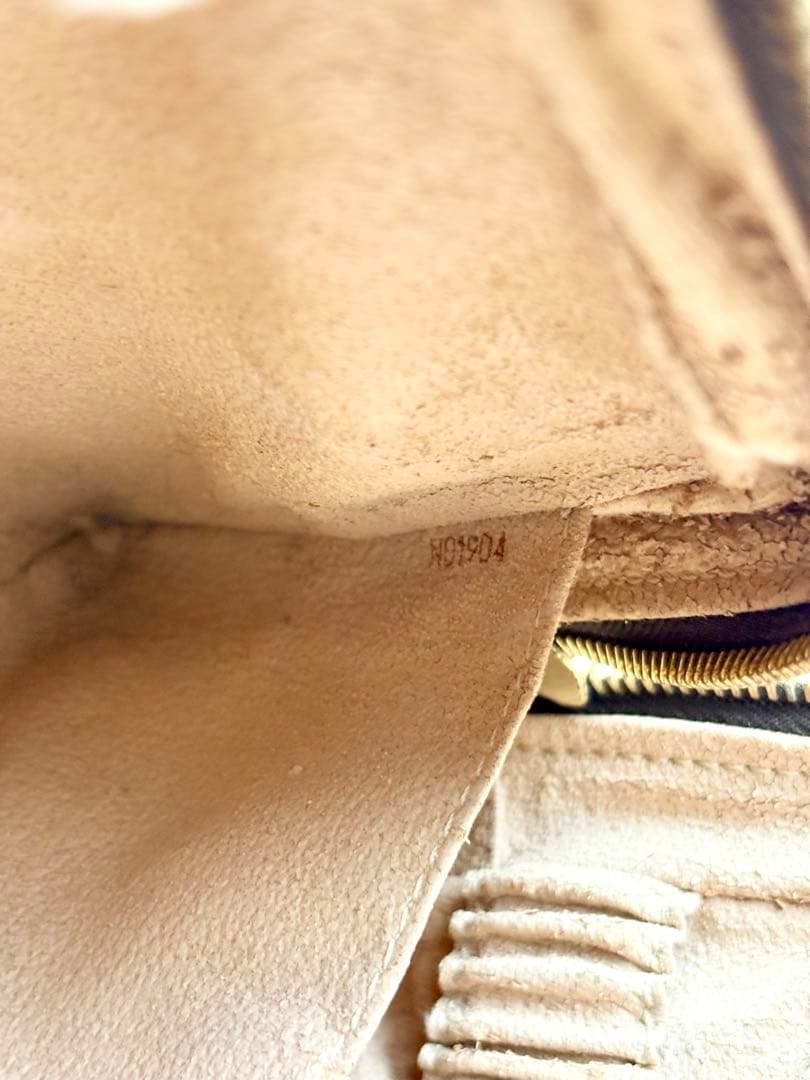 ルイヴィトン トゥルーストワレット23 M47524 モノグラム ポーチ　バッグ