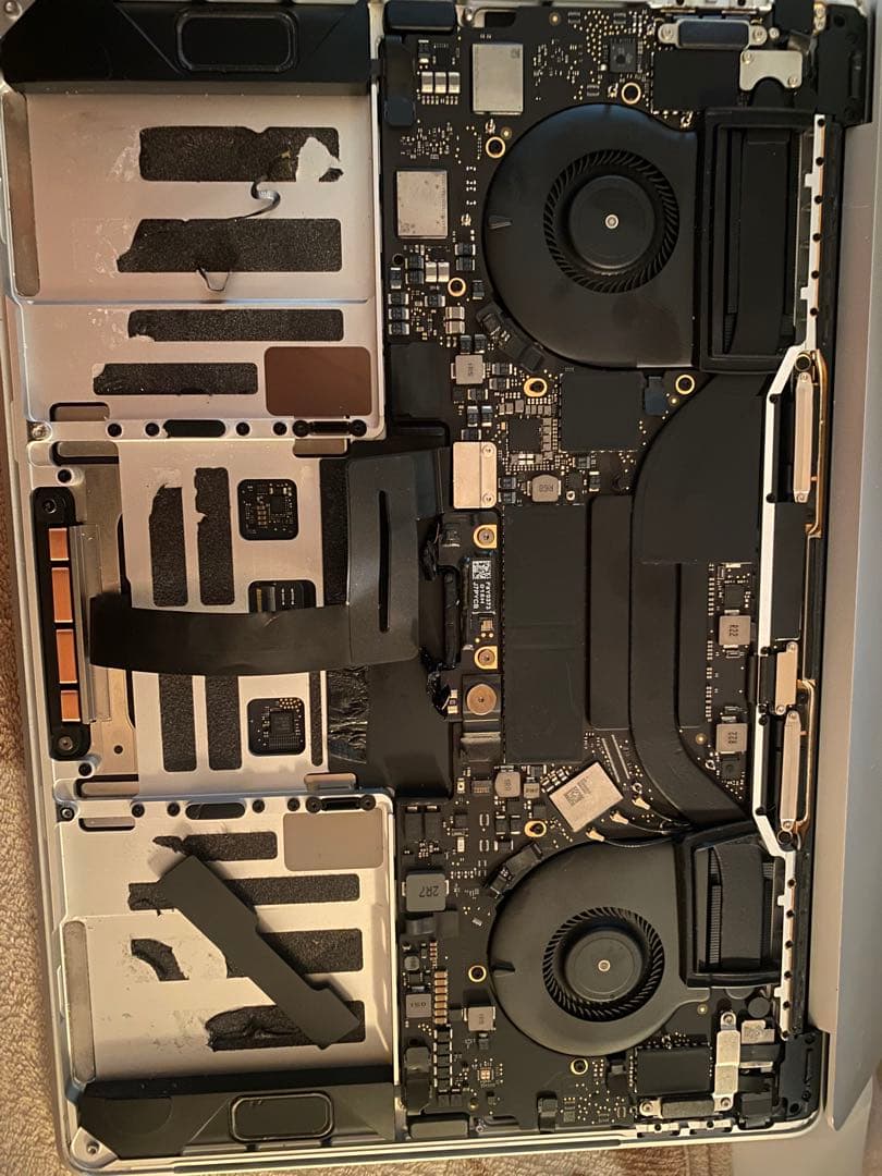 A2251 MacBookPro 13インチ 2020 ジャンク品