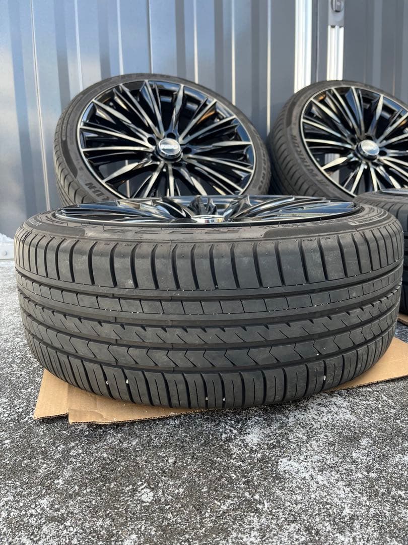 レイズベルサスヴォウジェLIMITEDスモーククリア 19インチ8J +35