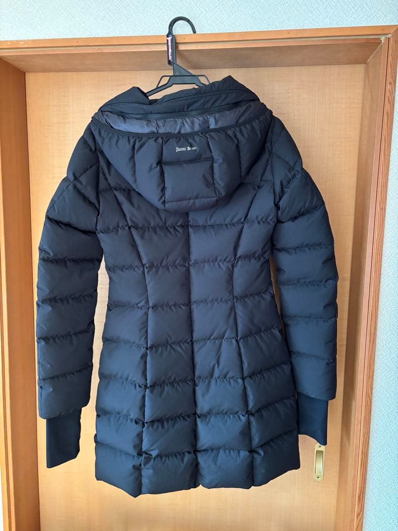 『美品』　HERNOラミナーレディースダウンブラック　38