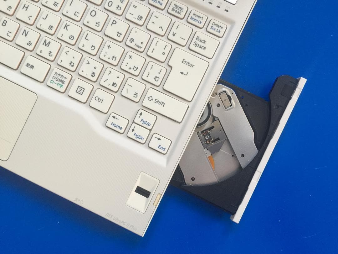 富士通　LIFEBOOK SH54/J　コンパクト ノートパソコン