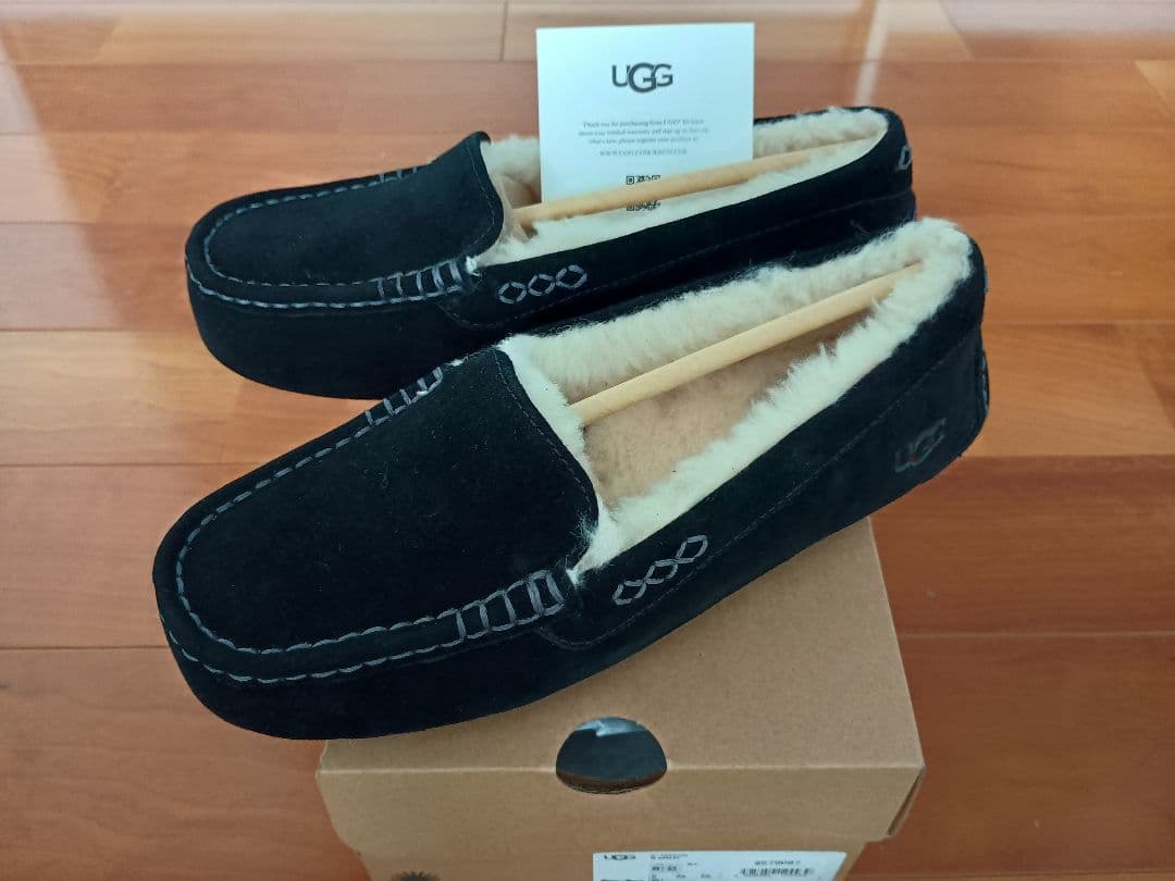UGG Ansley ブラック　BLK　ローファー モカシン スリッポン 8D