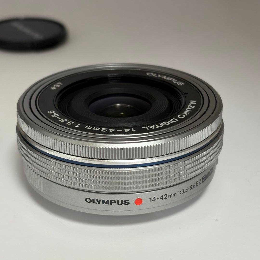 ✨❤️並品傷あり動作問題無しOLYMPUSパンケーキズームレンズ14-42mm❤️✨