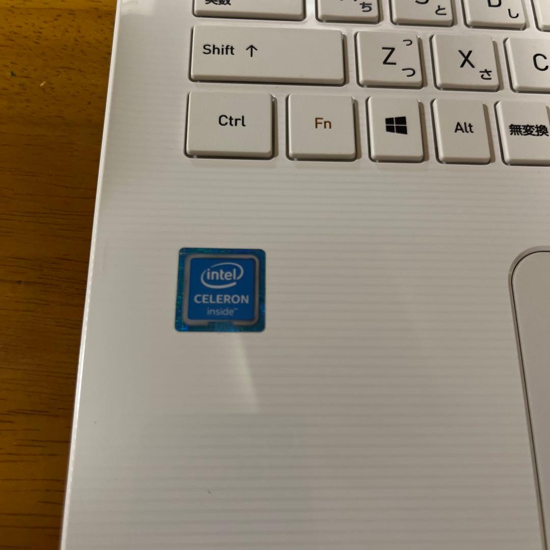 TOSHIBA 東芝　Dynabook 型式：P1-E4JN-EW