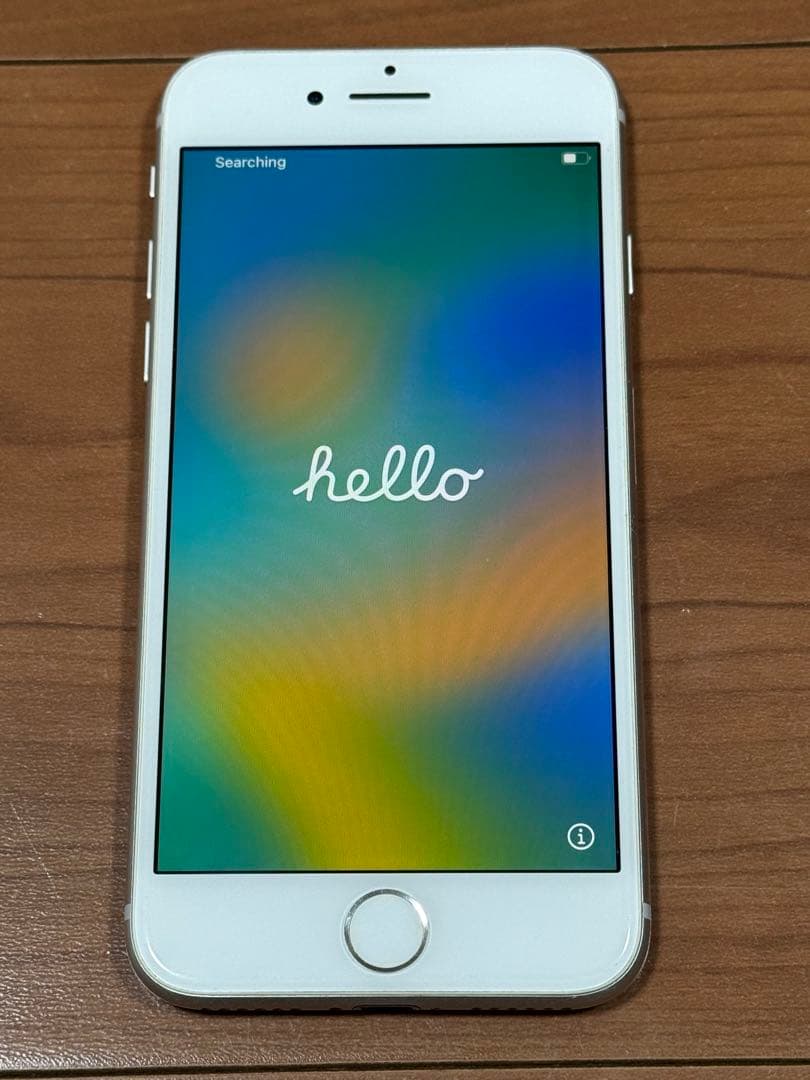 【Apple iPhone 8】シルバー（ホワイト） 本体