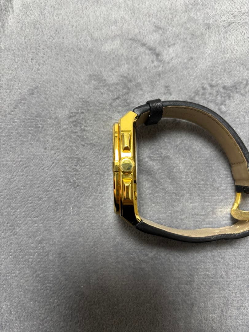 VERSACE クロノグラフ 時計 ゴールド/ブラック