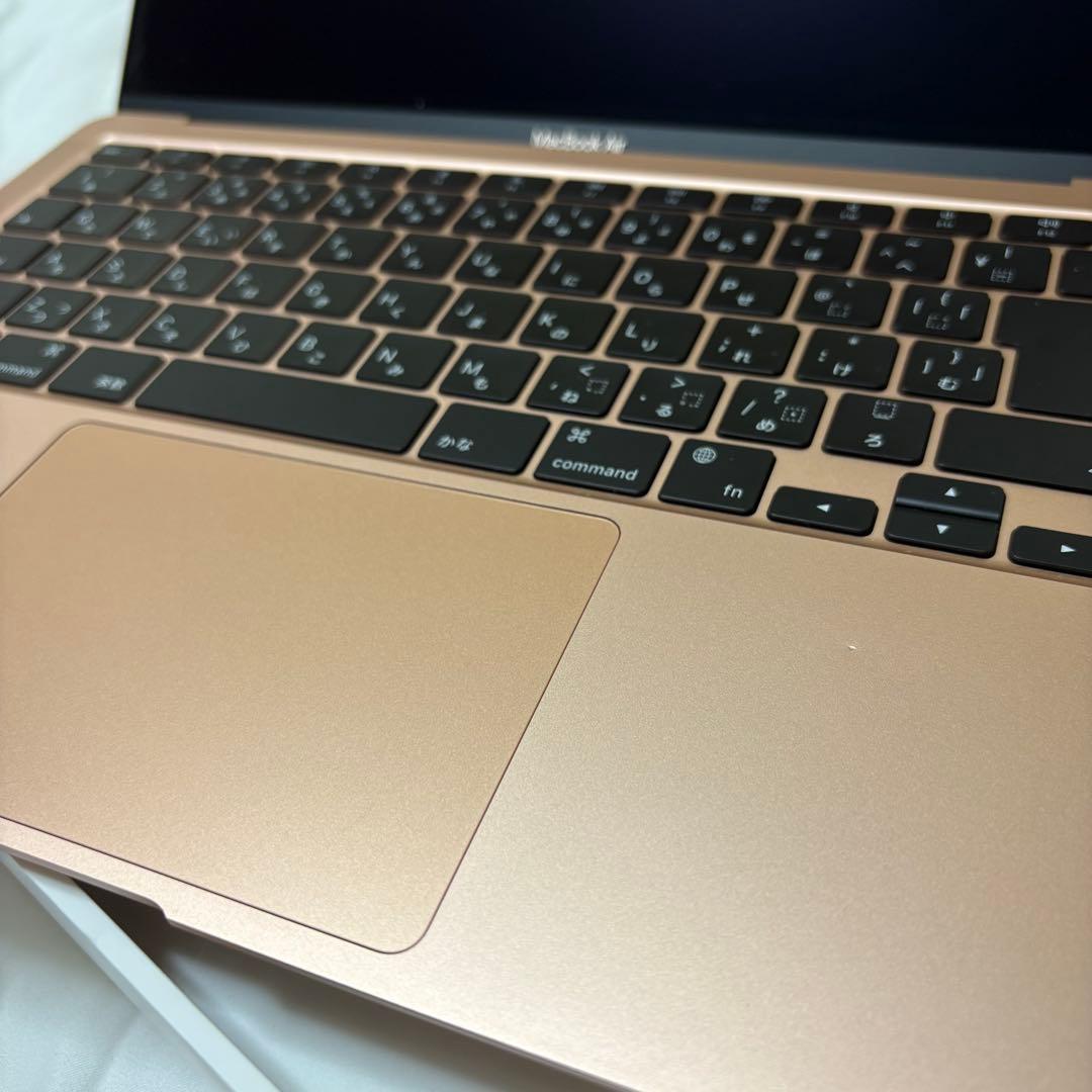 Apple M1チップ搭載13インチMacBook Air