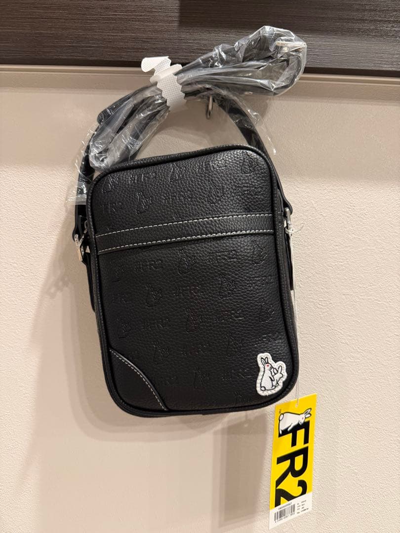 FR2 ブラック ショルダーバッグ