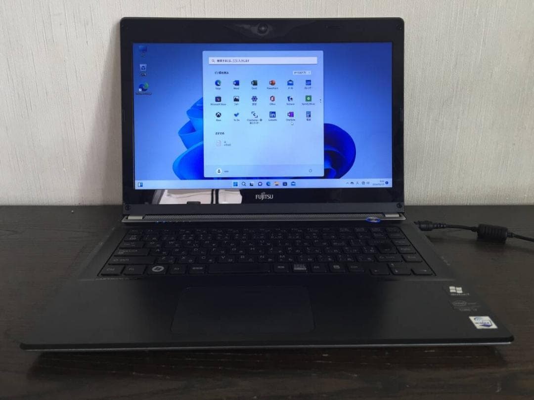 富士通　LIFEBOOK UH55/H 薄型・コンパクトノートパソコン