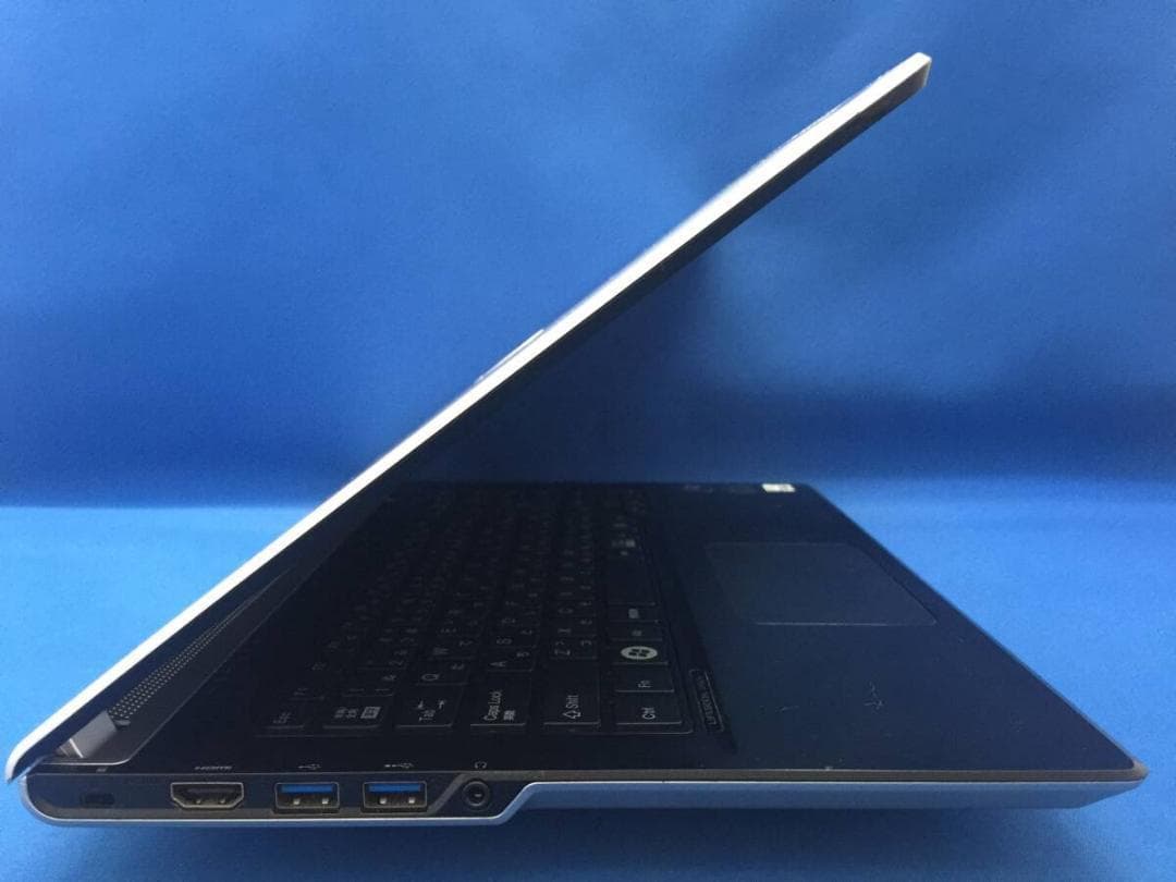 富士通　LIFEBOOK UH55/H 薄型・コンパクトノートパソコン