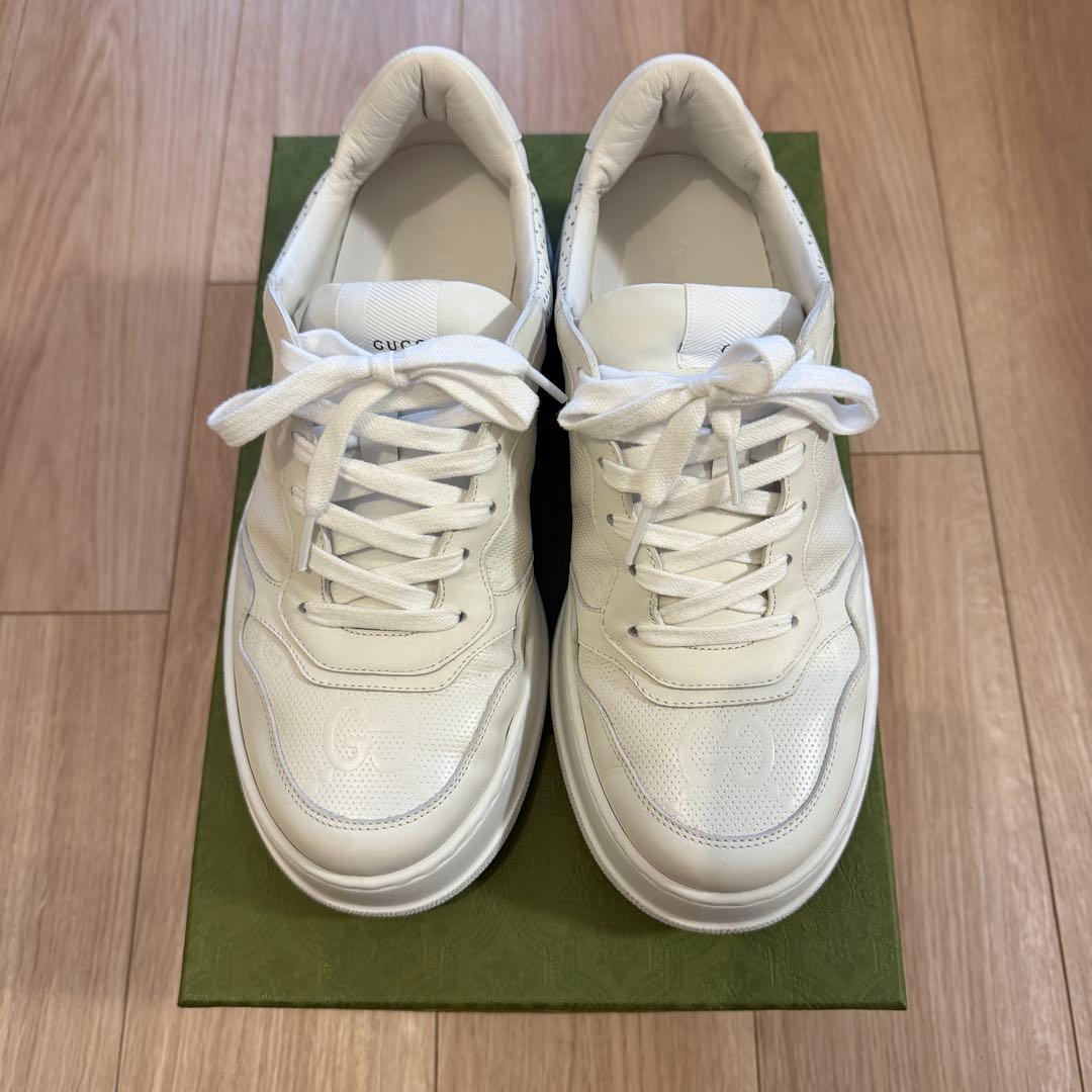 GUCCI GGエンボス メンズ スニーカー ホワイト 8.5（27.5cm）