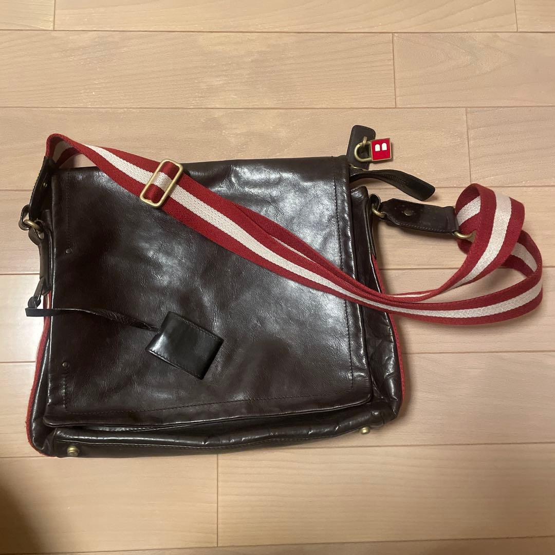 BALLY バリー 大判のメッセンジャーバッグ 濃茶レザー