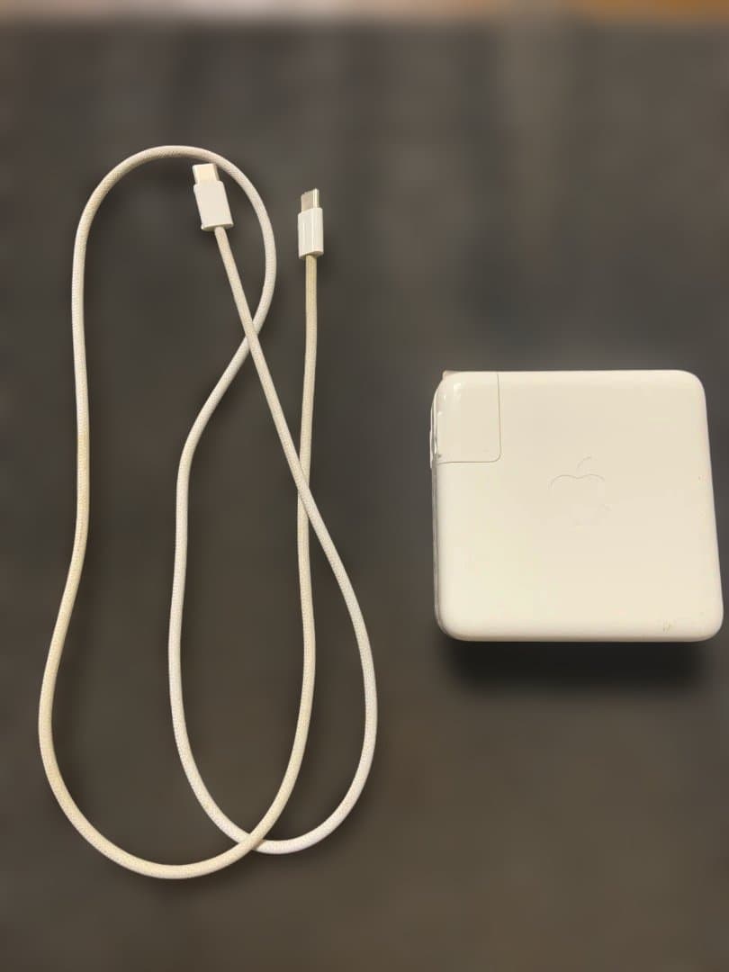 MacBook Pro 2018 15インチ i9 32GB 1TB