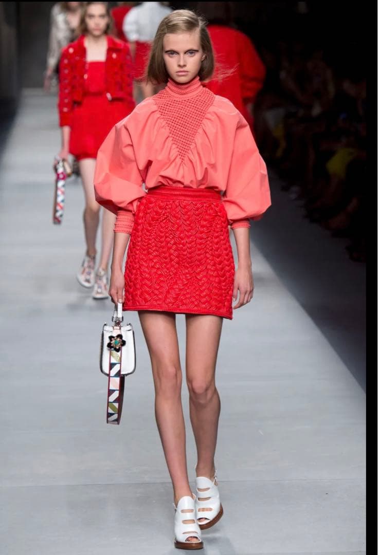 【とり】FENDI ランウェイ　トップス