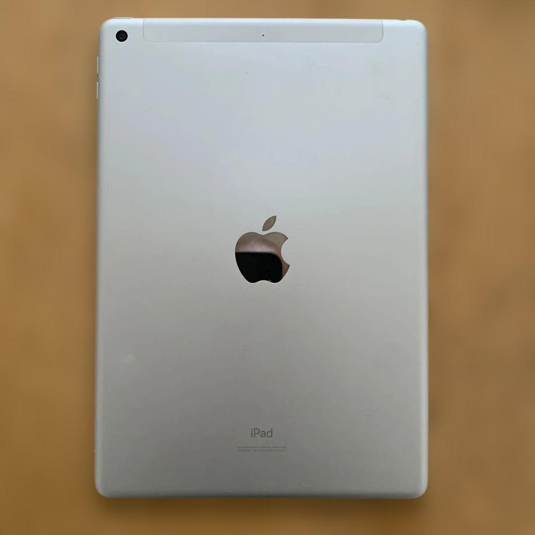 Apple iPad 第７世代 Wi-Fi+Cellular 32GB シルバー
