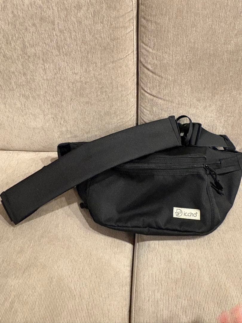 Hug育バック DDiccho 抱っこができるショルダーバッグ ブラック