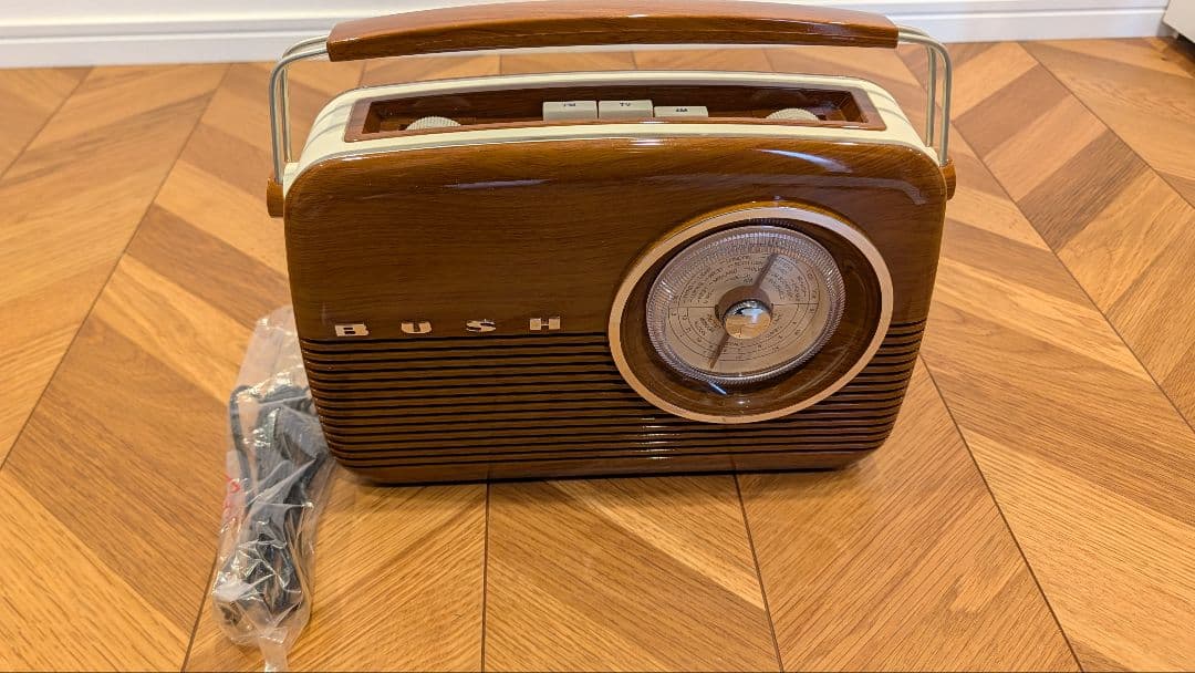 BUSH RADIO TR82 ラジオ 復刻モデル 新品未使用 ウエストクリーク