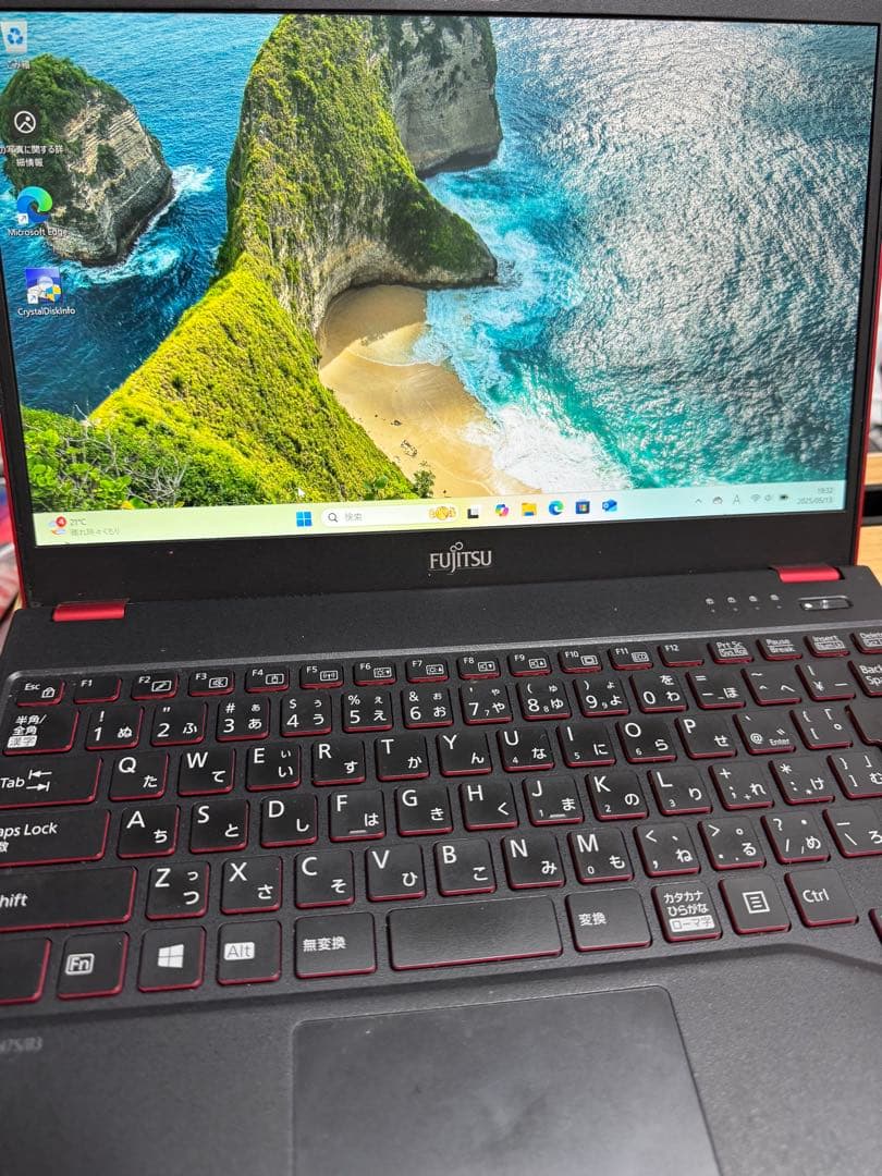 富士通　第8世代　lifebook UH75/B3 レッド
