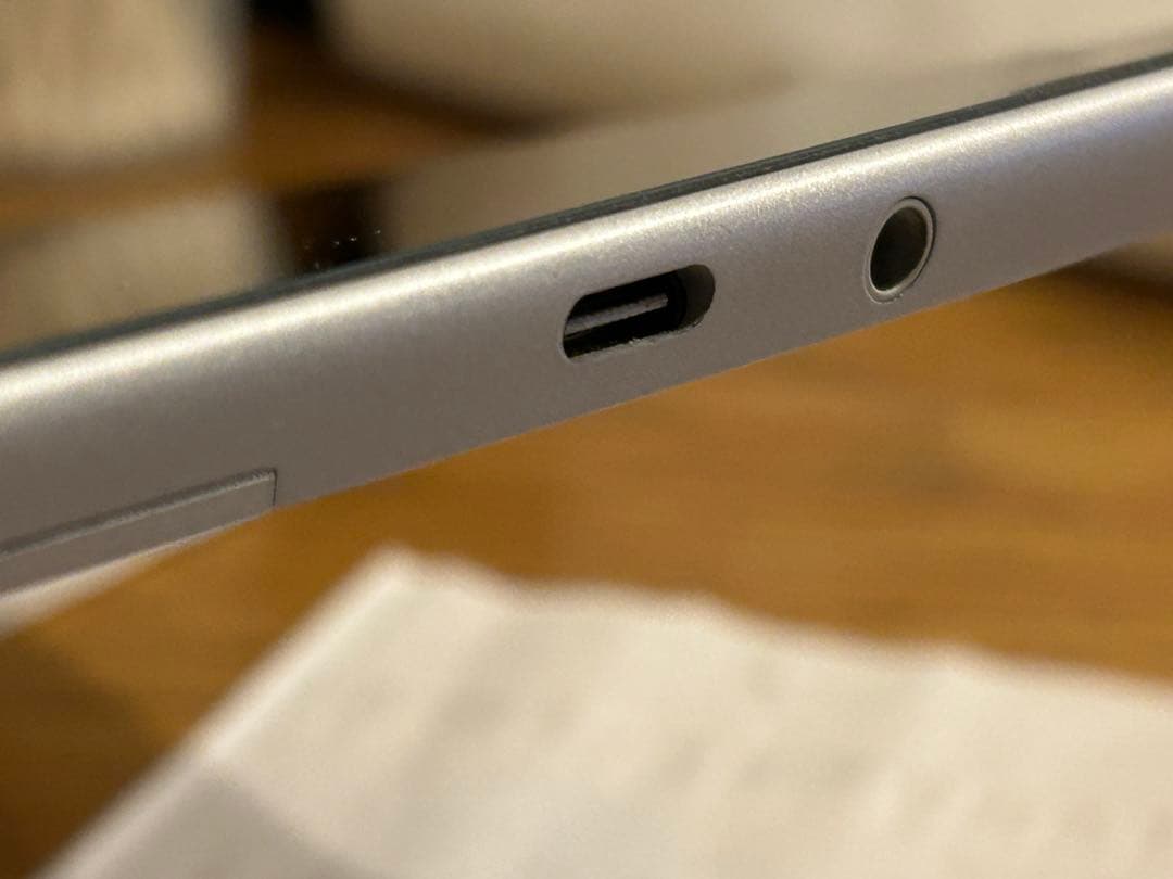 美品　Microsoft Surface GO2 本体と充電器