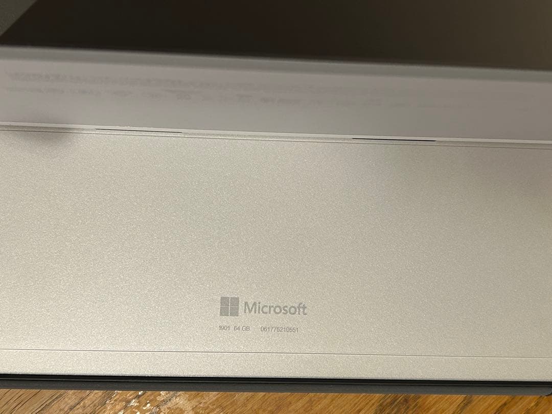 美品　Microsoft Surface GO2 本体と充電器