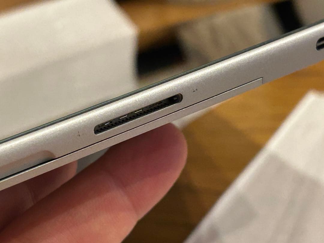 美品　Microsoft Surface GO2 本体と充電器