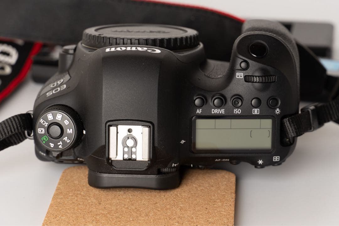 【訳あり】Canon EOS 6D Mark II ボディ・バッテリーレンズ