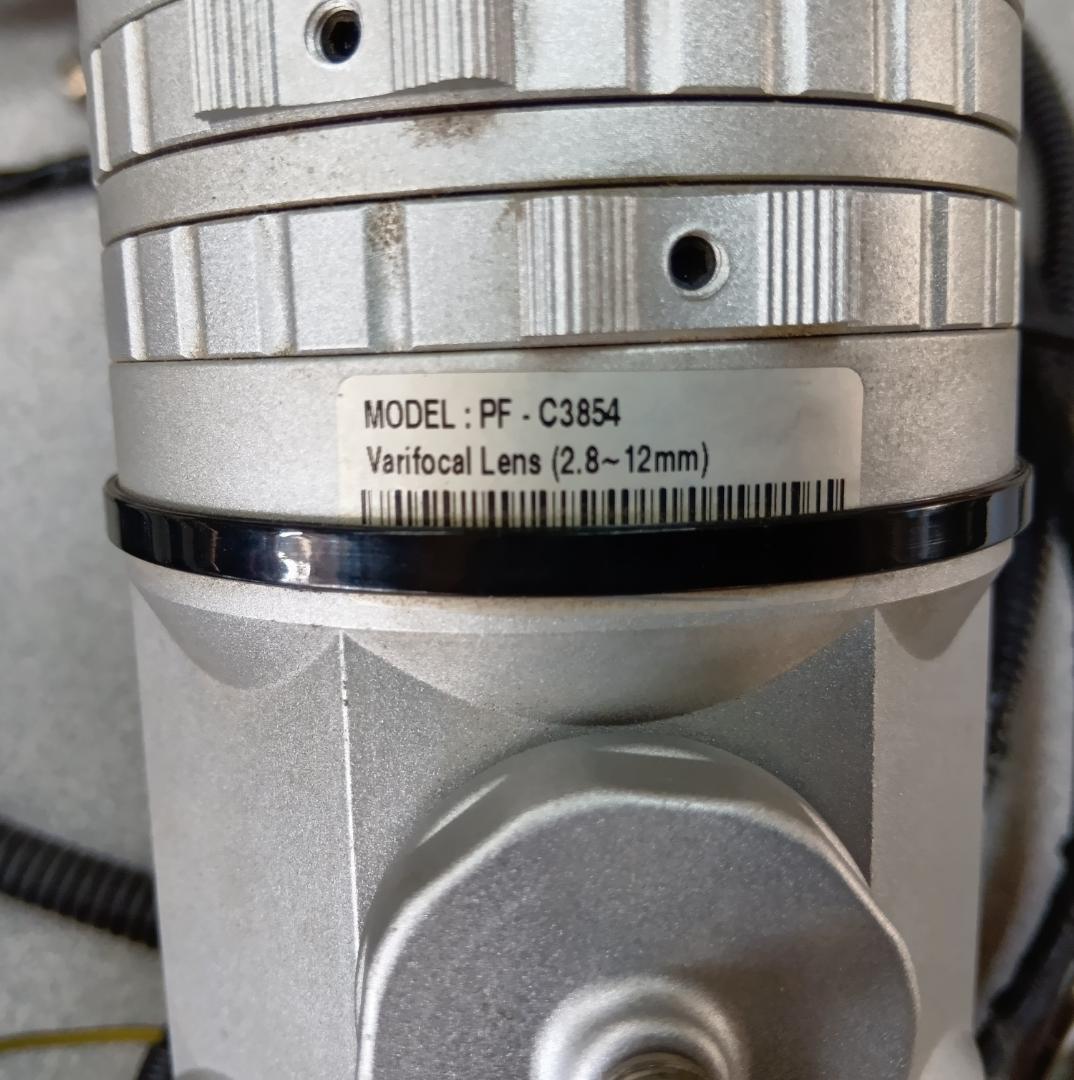 バリフォーカルレンズ搭載の小型カメラ☆LED照明付きで多用途に対応☆送料込価格！