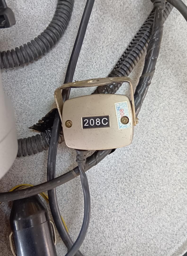 バリフォーカルレンズ搭載の小型カメラ☆LED照明付きで多用途に対応☆送料込価格！