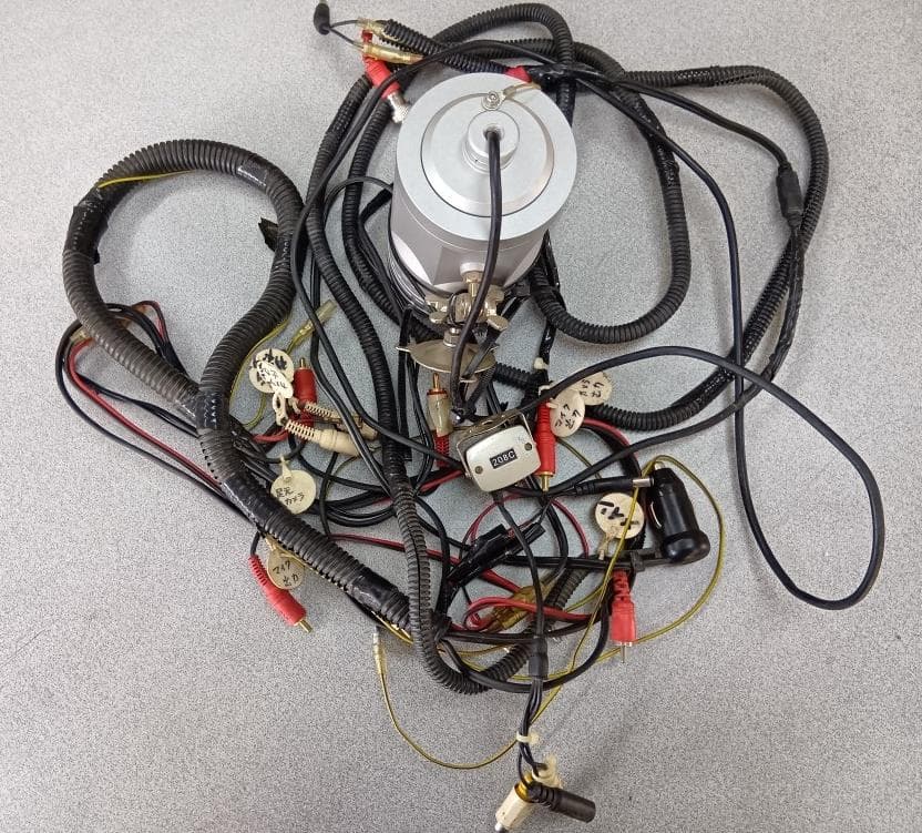 バリフォーカルレンズ搭載の小型カメラ☆LED照明付きで多用途に対応☆送料込価格！