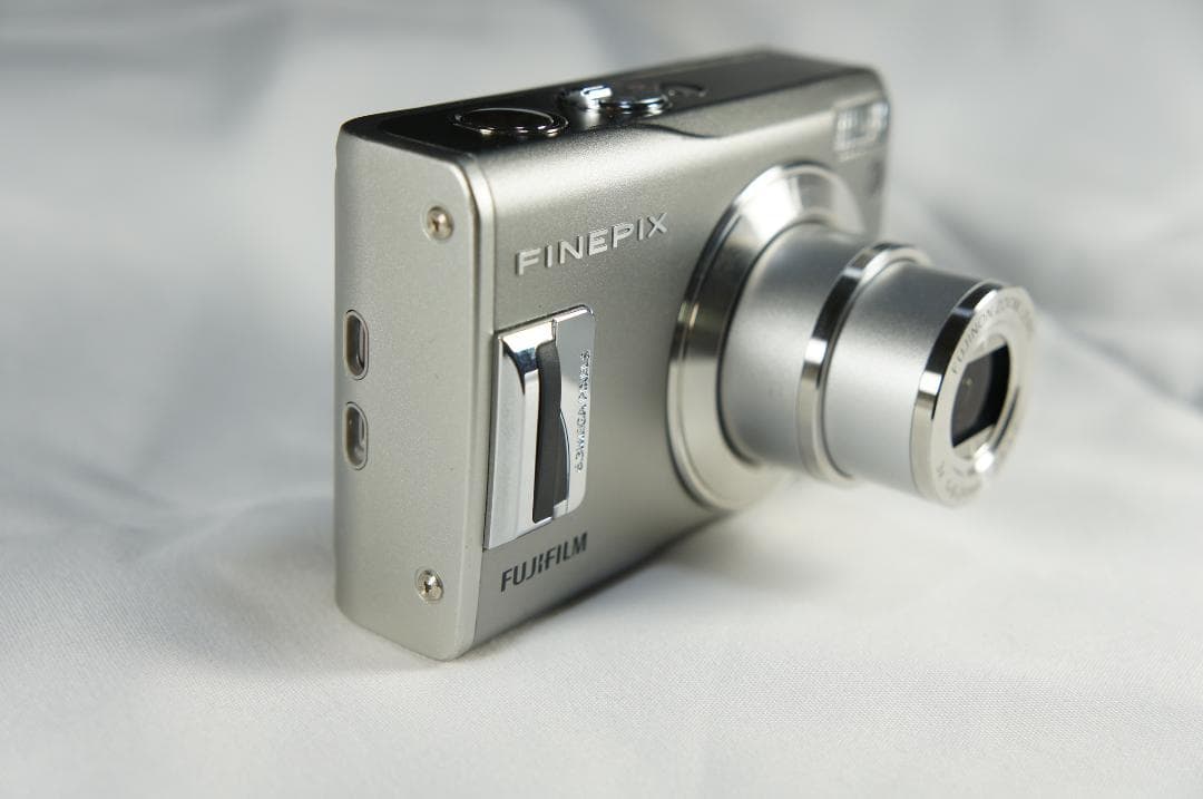 デジタルカメラ FUJIFILM FinePix F31fd