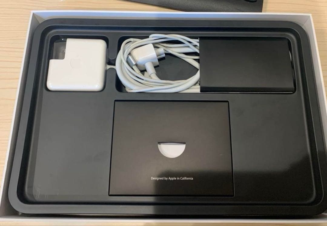 箱付 MacBook Air (11-inch, Mid 2013)