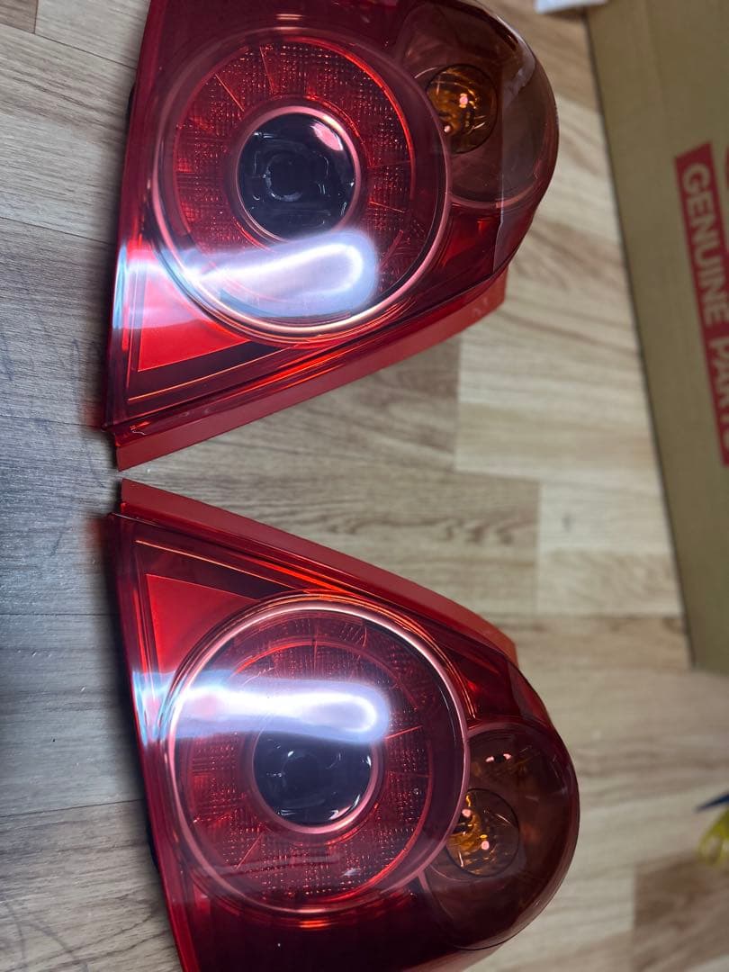 TOYOTA 純正テールランプ レッド　ビィッツ