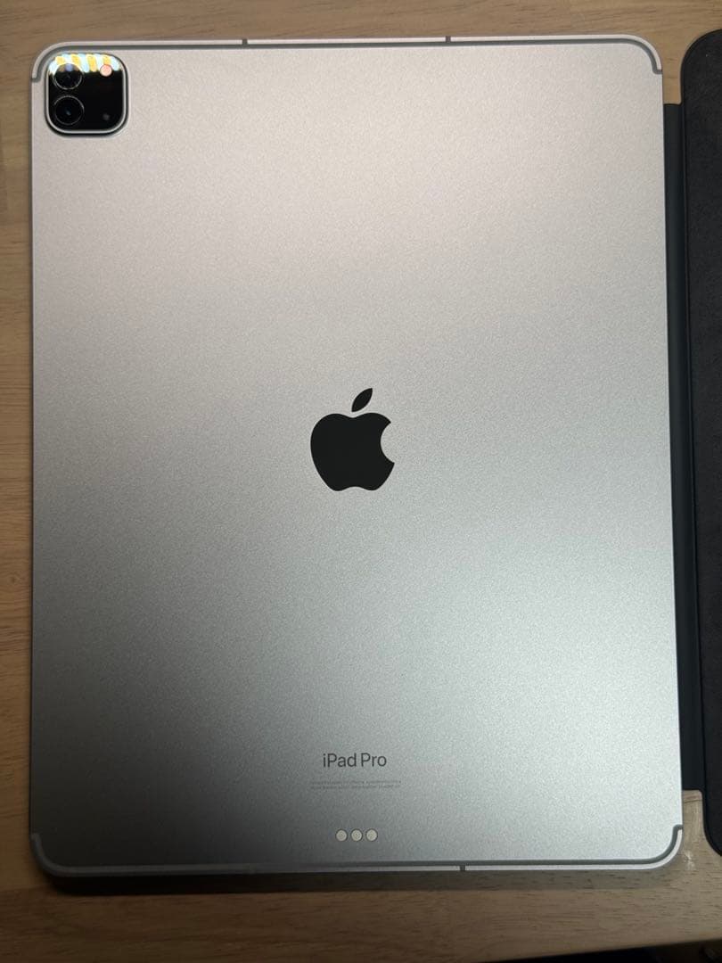 iPad Pro (M2) 12.9インチ セルラーモデル・ケース付き