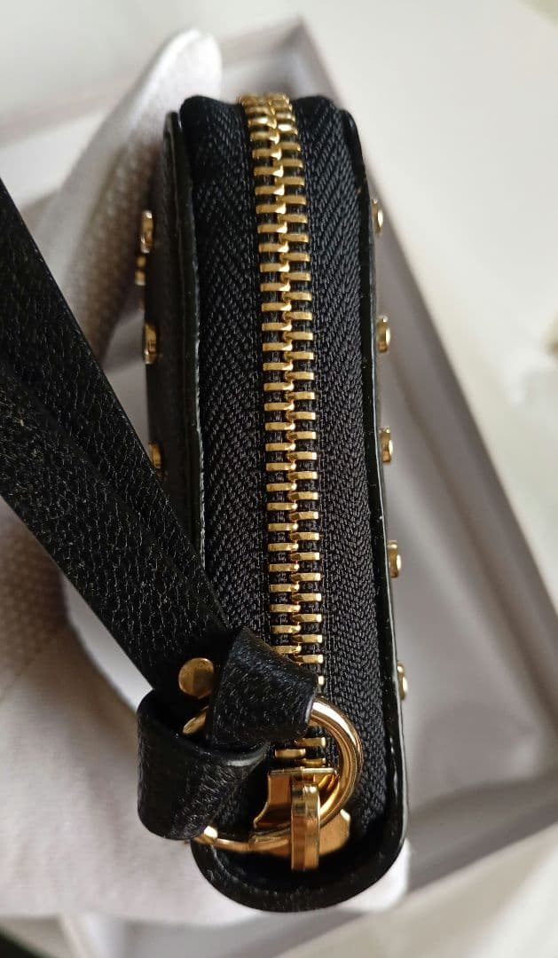 【新品】JIMMY CHOO スタッズレザーウォレット ミドルウォレット財布 黒