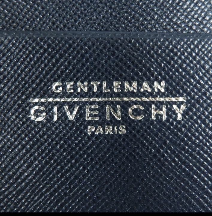 値下げ、新品ジバンシー GIVENCY 名刺入れ　未使用カードケース　箱あり