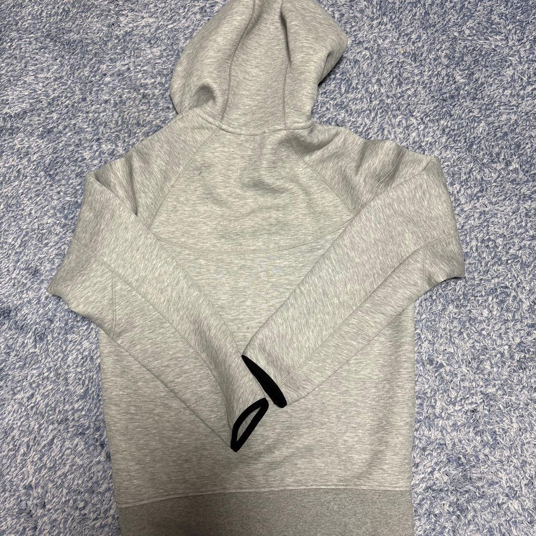 24時間以内発送！美品！早い者勝ち！NikeテックフリースメンズS