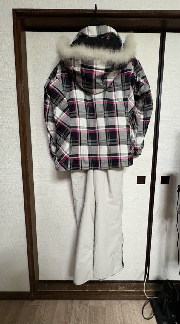 スキーウェア レディース　デサント