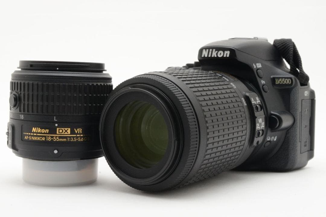美品 Nikon　D5500　ダブルレンズ 　Wi-Fi搭載 SD32GB