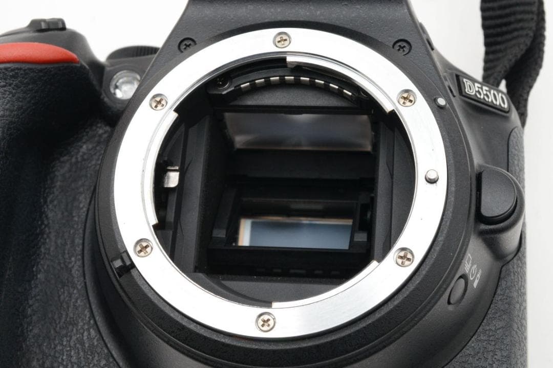 美品 Nikon　D5500　ダブルレンズ 　Wi-Fi搭載 SD32GB