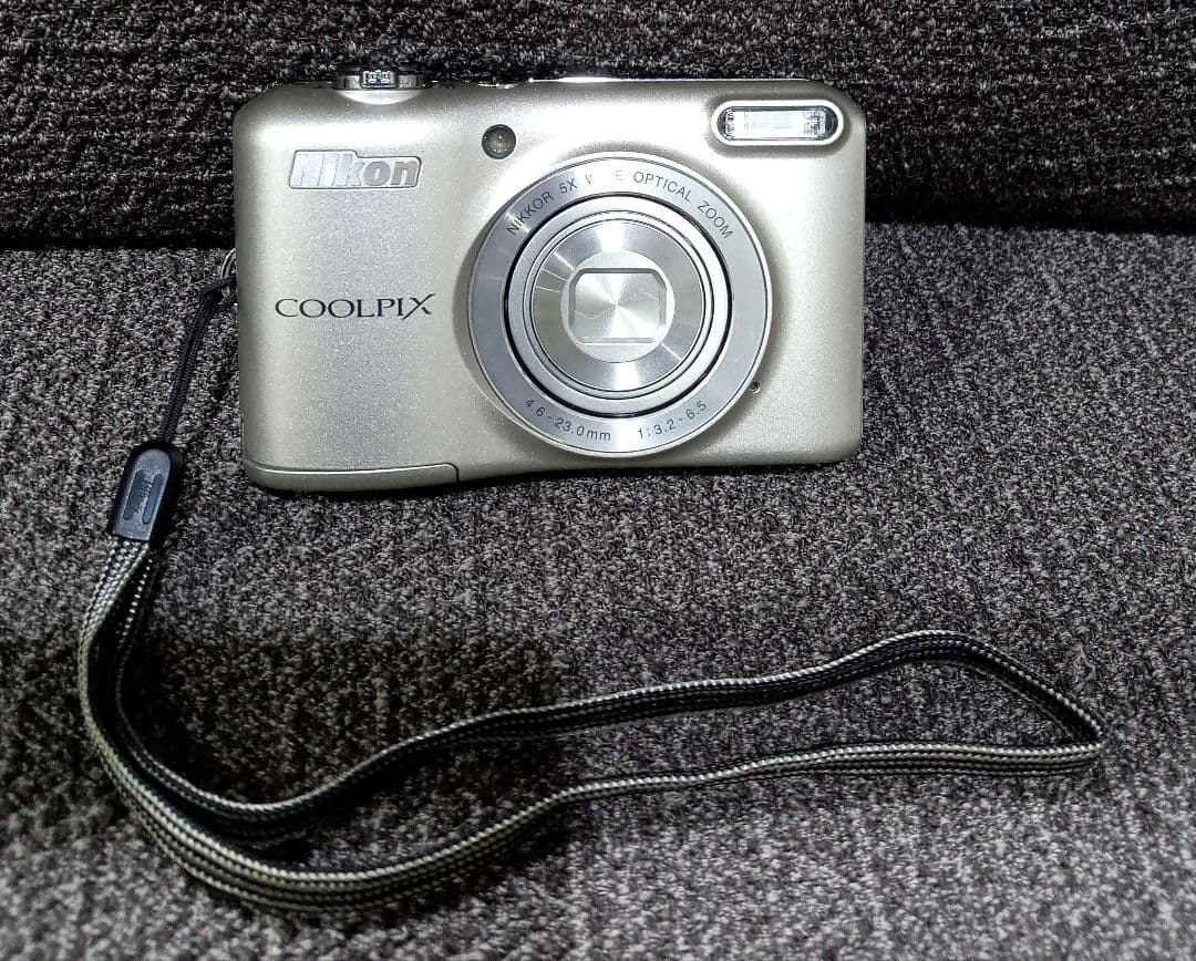 Nikon　COOLPIX L28　コンパクトデジタルカメラ　SDカードポーチ付