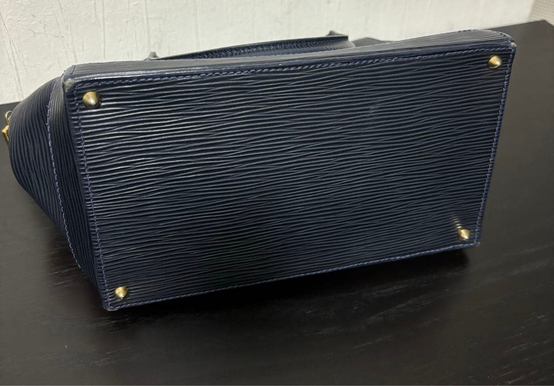 FENDIバッグ 2WAY ショルダーバッグ レザー ネイビー