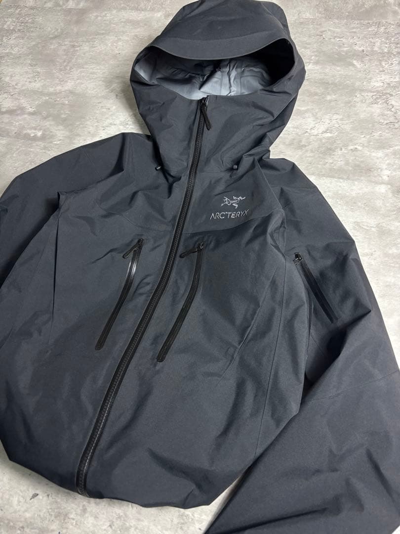現行モデル ARC'TERYX ALPHA SV JACKET