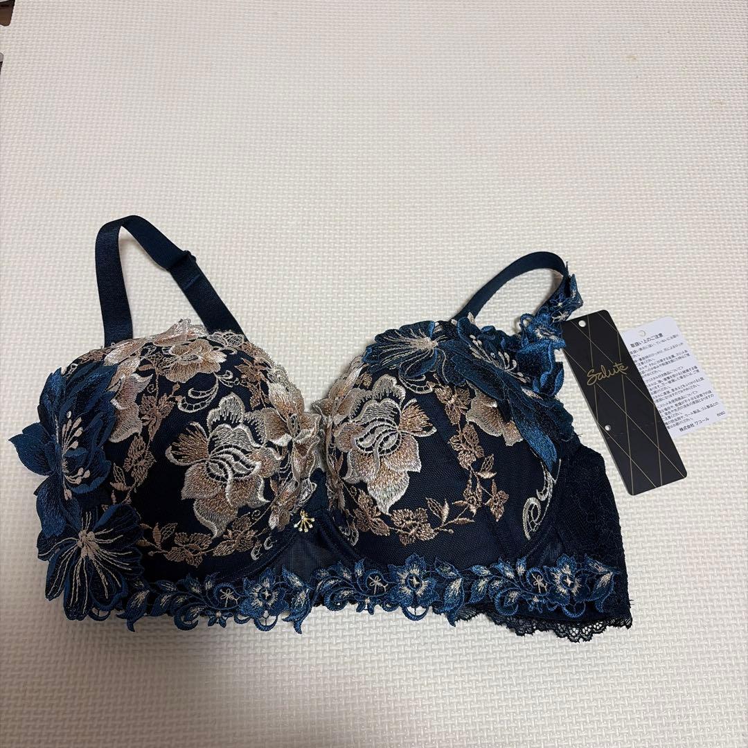メグミ　サルート　 BTJ428 花柄レース ブラジャー
