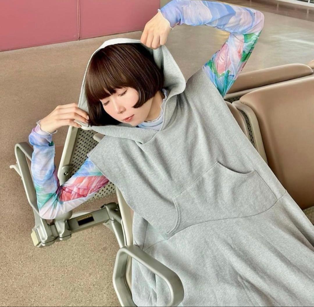 POPPYあさぎーにょ　 フラワーシースルートップス　ブルー　スワン