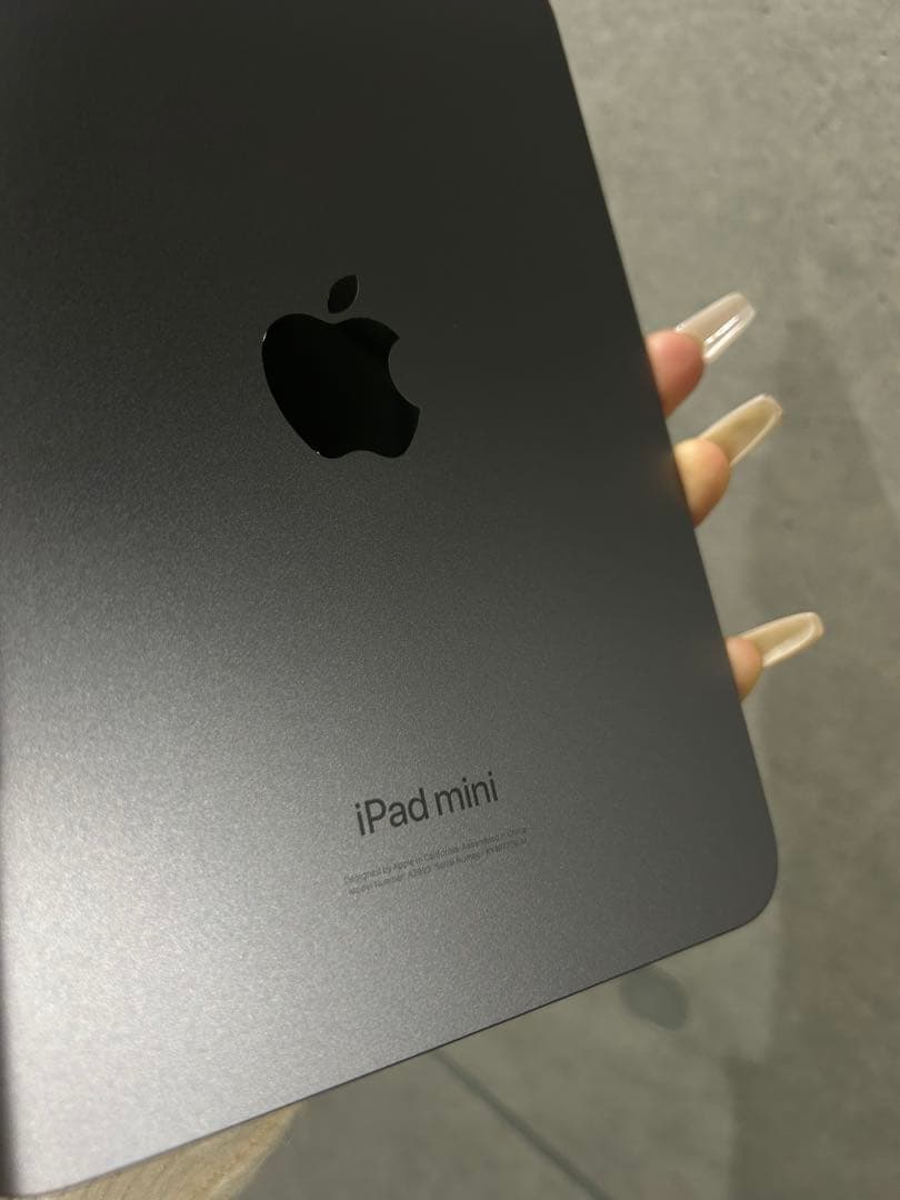 Apple iPad mini (第7世代) 128GB Space Gray