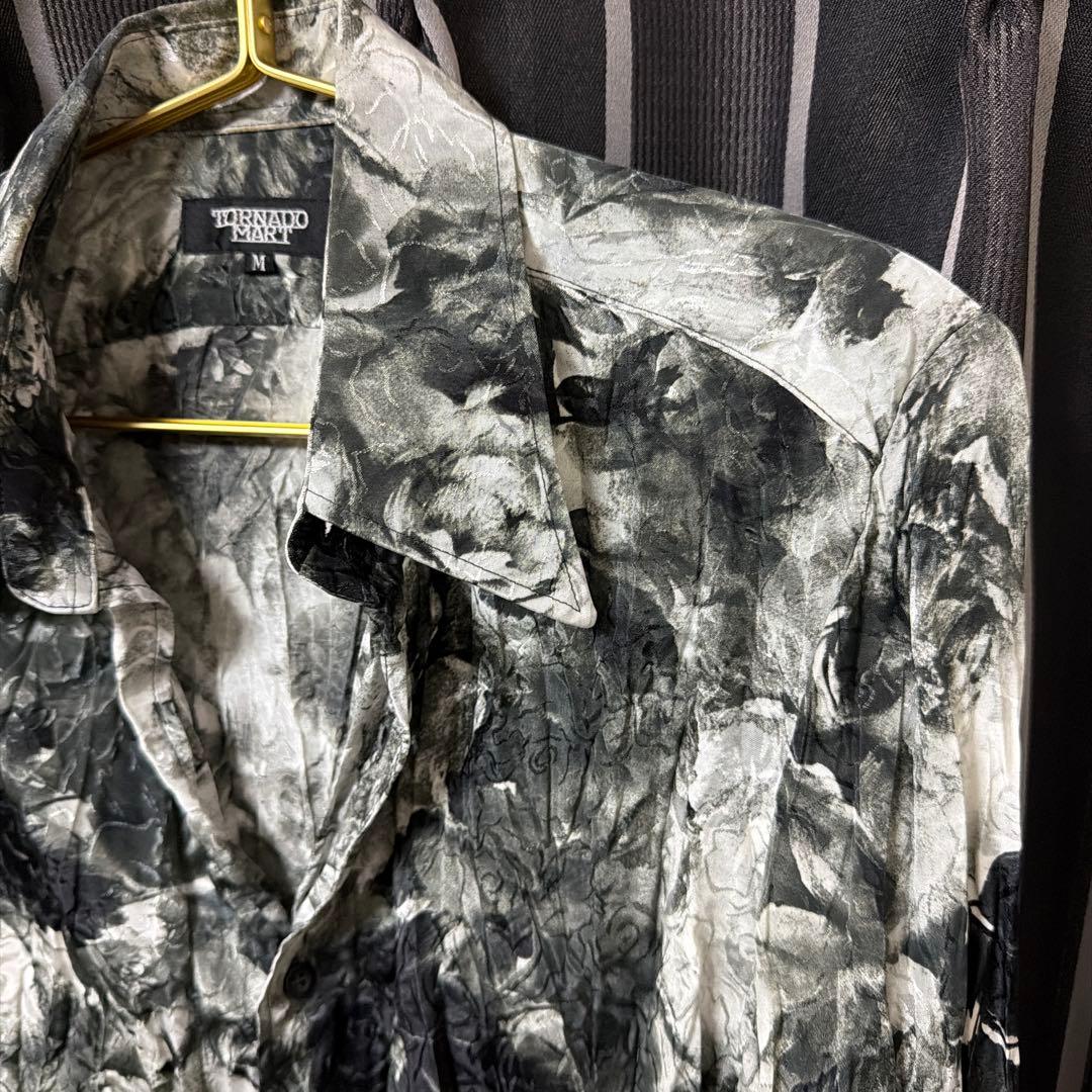 トルネードマート　シワ加工　シャドーローズモノトーンフラワードレスシャツ