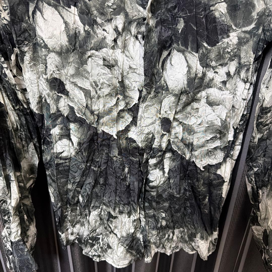 トルネードマート　シワ加工　シャドーローズモノトーンフラワードレスシャツ